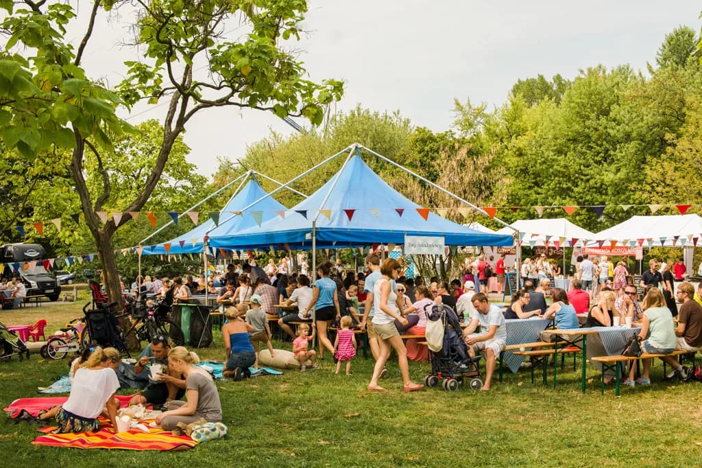 The Magic of 'Targ Śniadaniowy': Your Guide to Poland's Summer Breakfast Markets